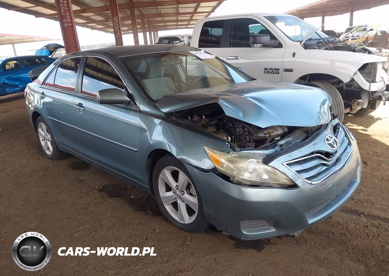 2010 Toyota Camry Le – zdjęcie 1 z 16