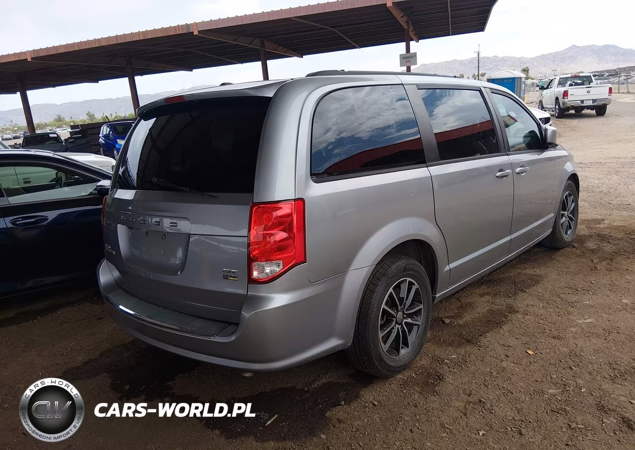 2018 Dodge Grand Caravan Gt VIN:2C4RDGEG1JR336189 - 4