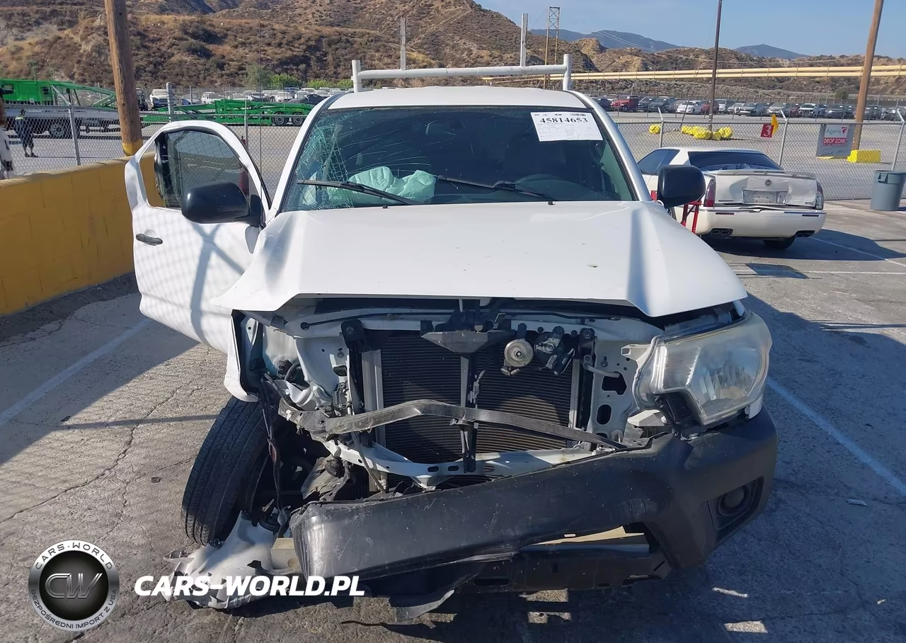 2015 Toyota Tacoma VIN:5TFTX4CNXFX068264 - 12