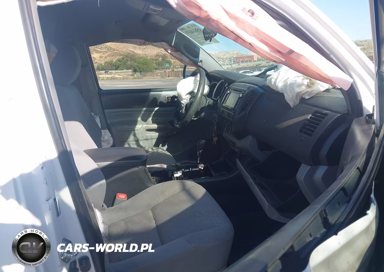 2015 Toyota Tacoma VIN:5TFTX4CNXFX068264 - 5