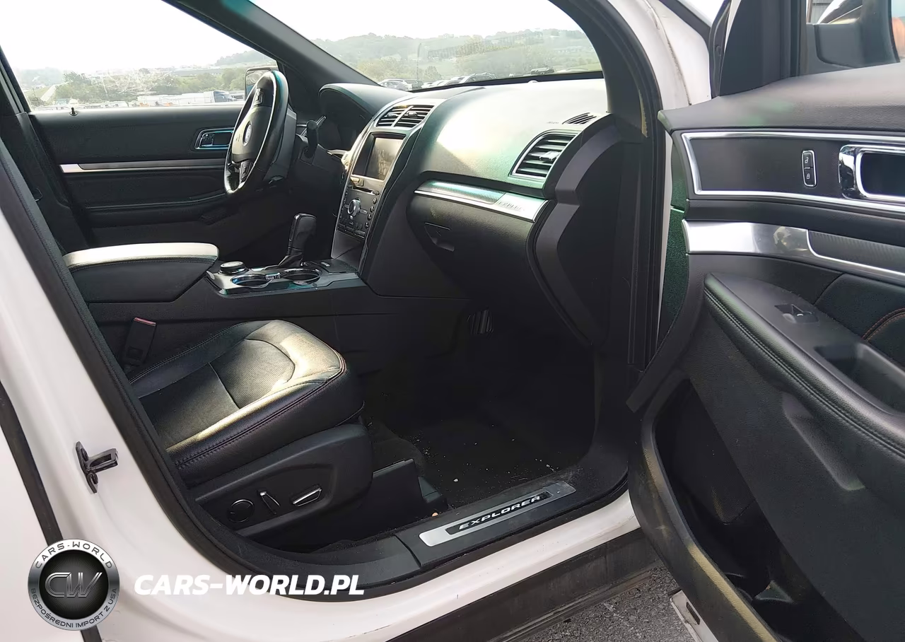 2016 Ford Explorer Sport VIN:1FM5K8GT9GGC47674 - 5
