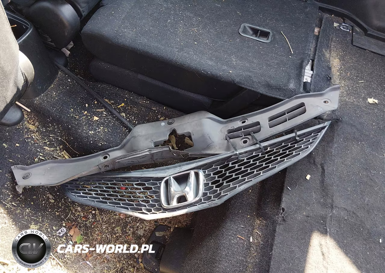 2011 Honda Fit Sport VIN:JHMGE8H53BS012504 - 12