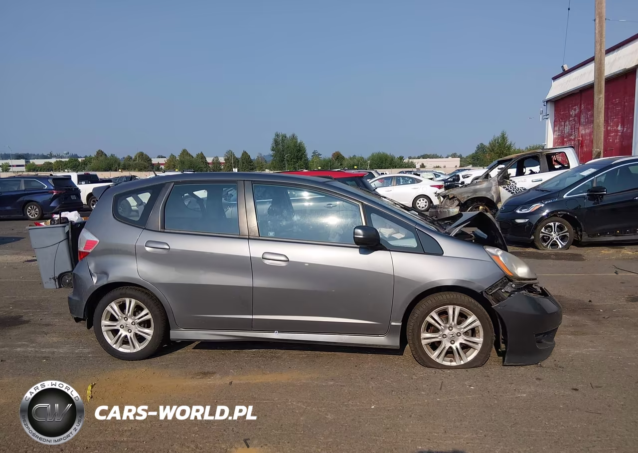 2011 Honda Fit Sport VIN:JHMGE8H53BS012504 - 14