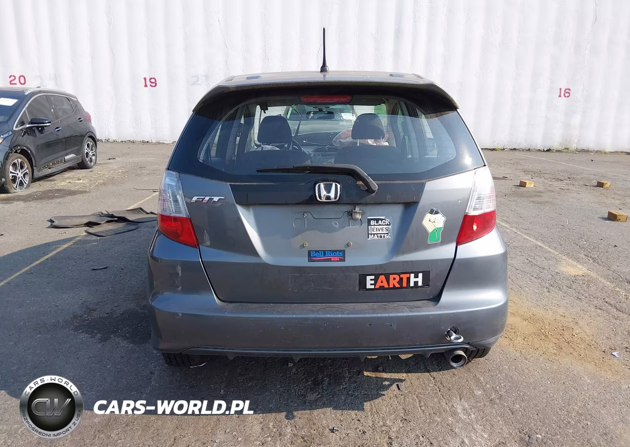 2011 Honda Fit Sport VIN:JHMGE8H53BS012504 - 17