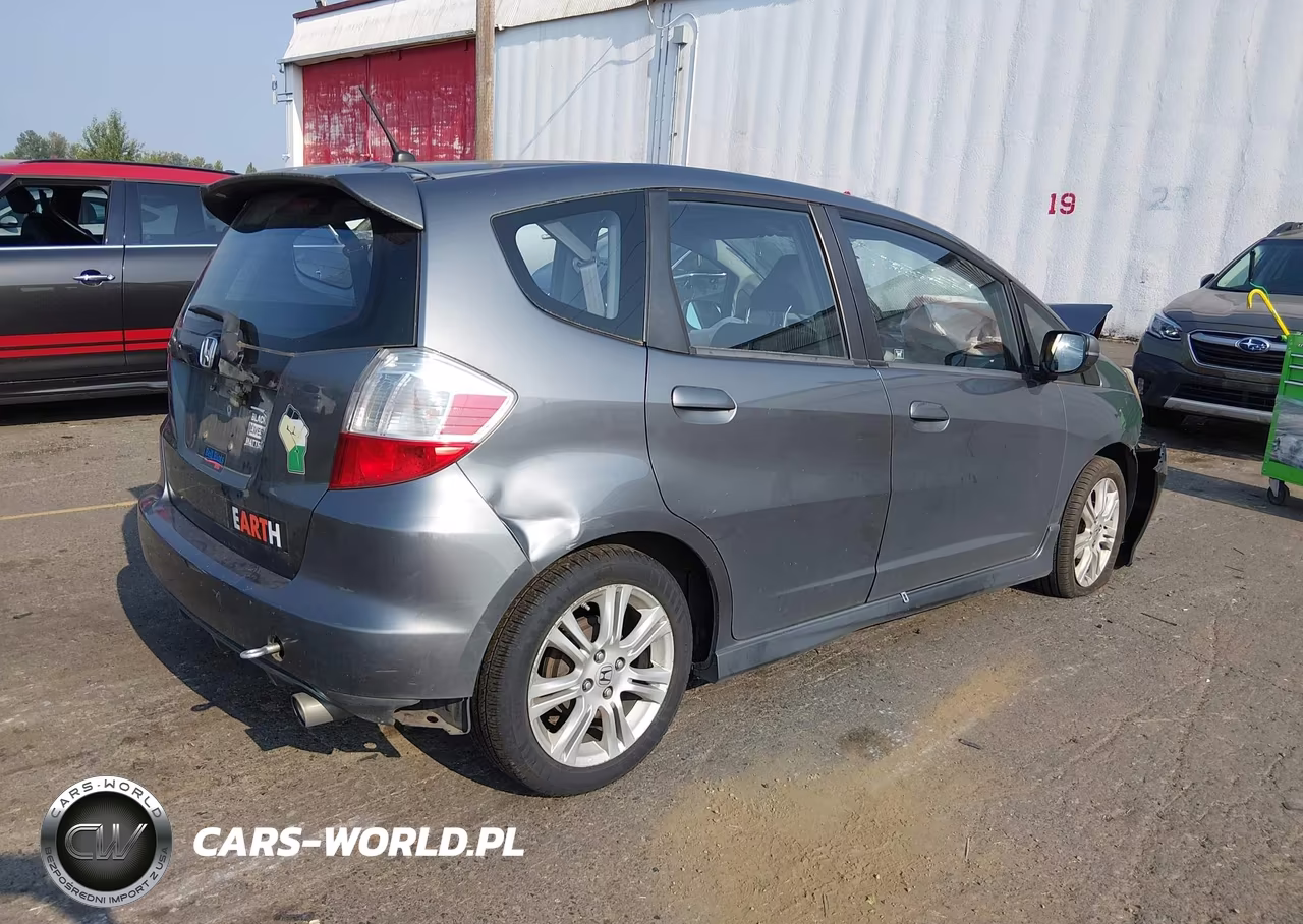 2011 Honda Fit Sport VIN:JHMGE8H53BS012504 - 4
