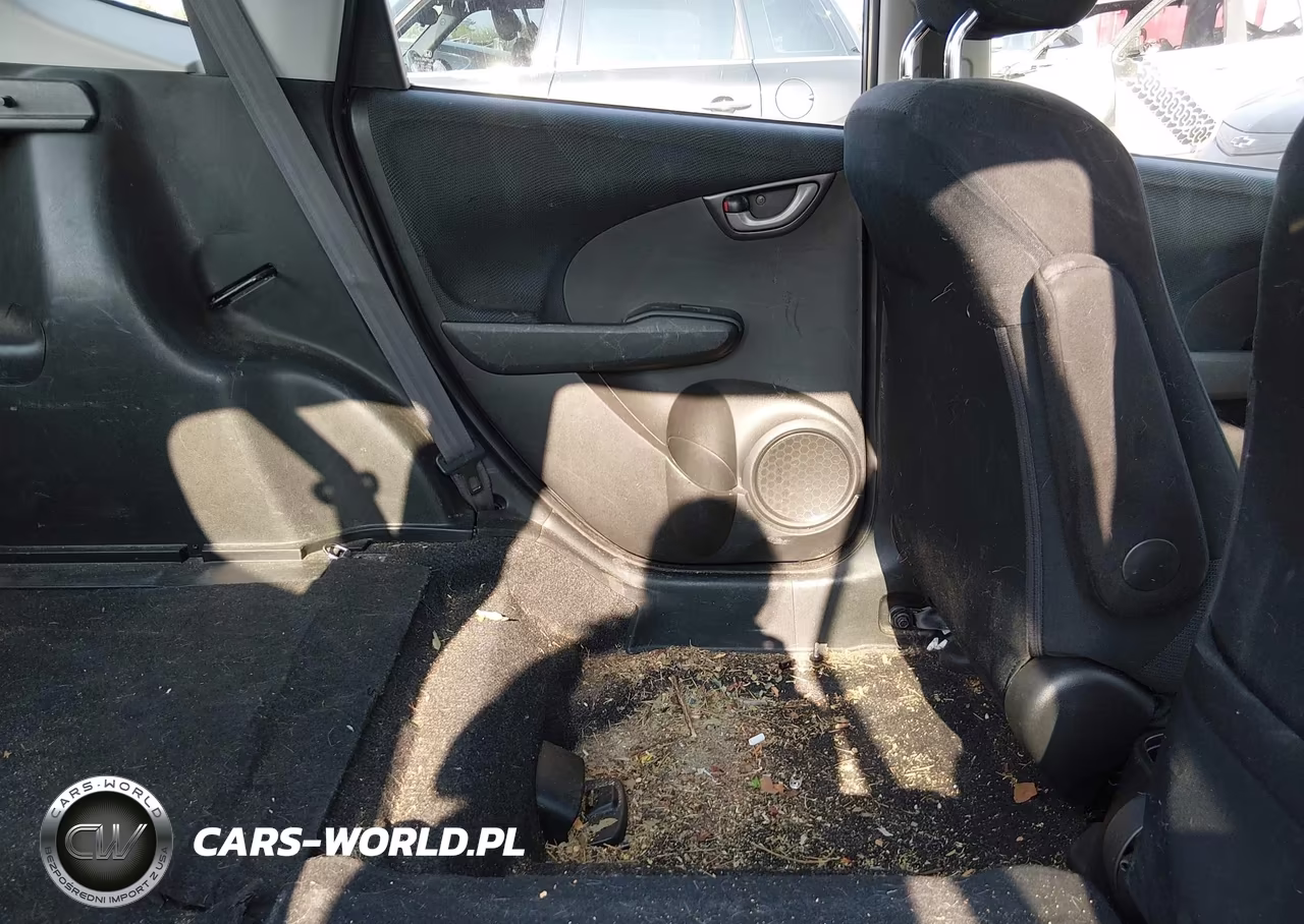 2011 Honda Fit Sport VIN:JHMGE8H53BS012504 - 8
