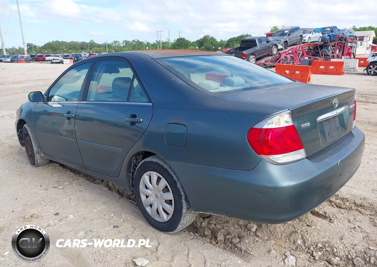2005 Toyota Camry Le VIN:4T1BE32K65U089871 - 3