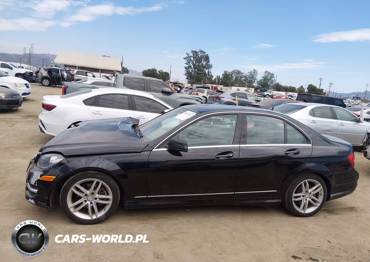 2013 Mercedes-Benz C 250 Sport VIN:WDDGF4HB5DR269841 - 13