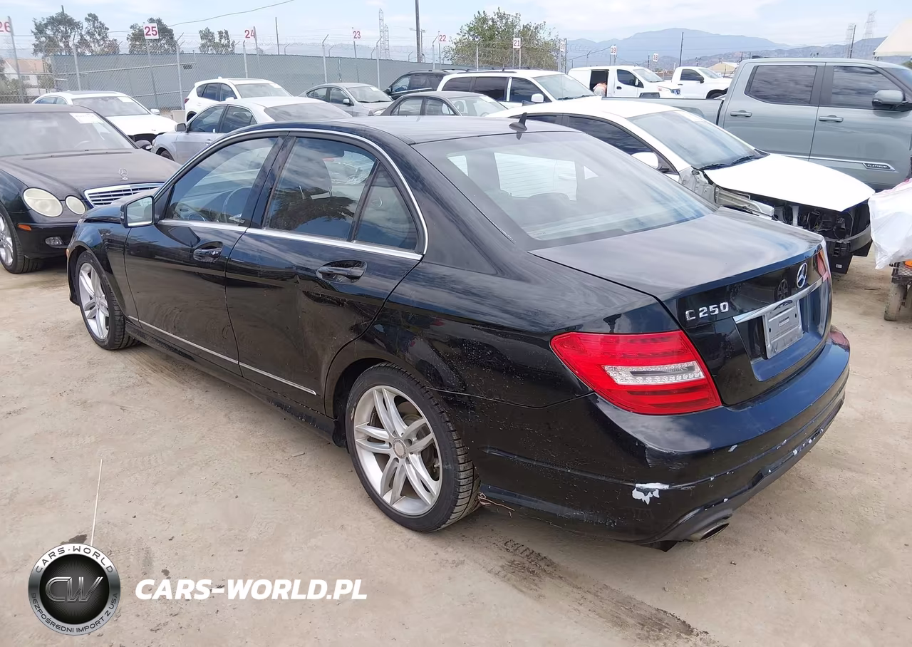 2013 Mercedes-Benz C 250 Sport VIN:WDDGF4HB5DR269841 - 3