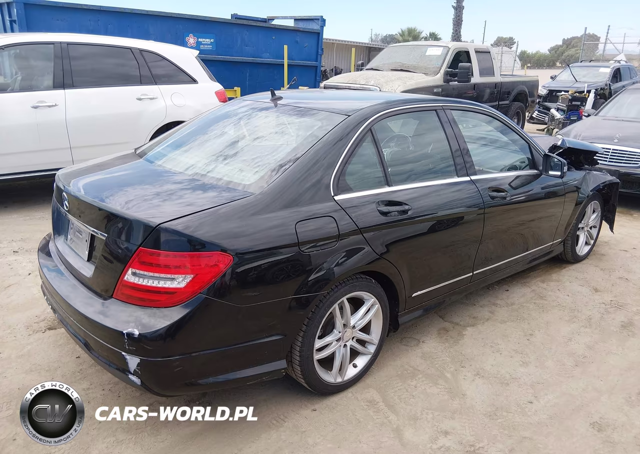 2013 Mercedes-Benz C 250 Sport VIN:WDDGF4HB5DR269841 - 4