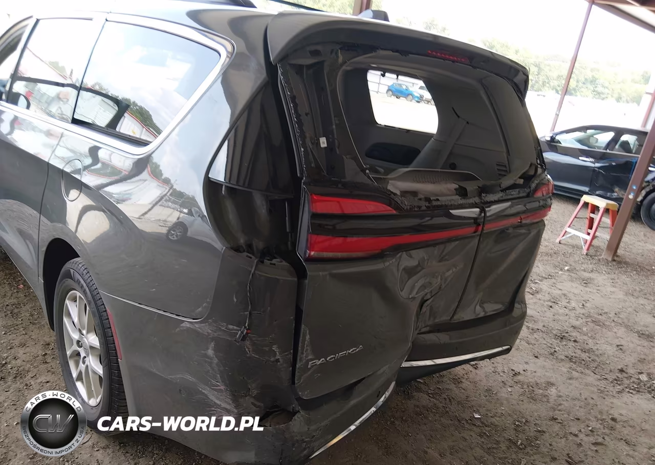 2022 Chrysler Pacifica Touring L VIN:2C4RC1BG7NR123953 - 18