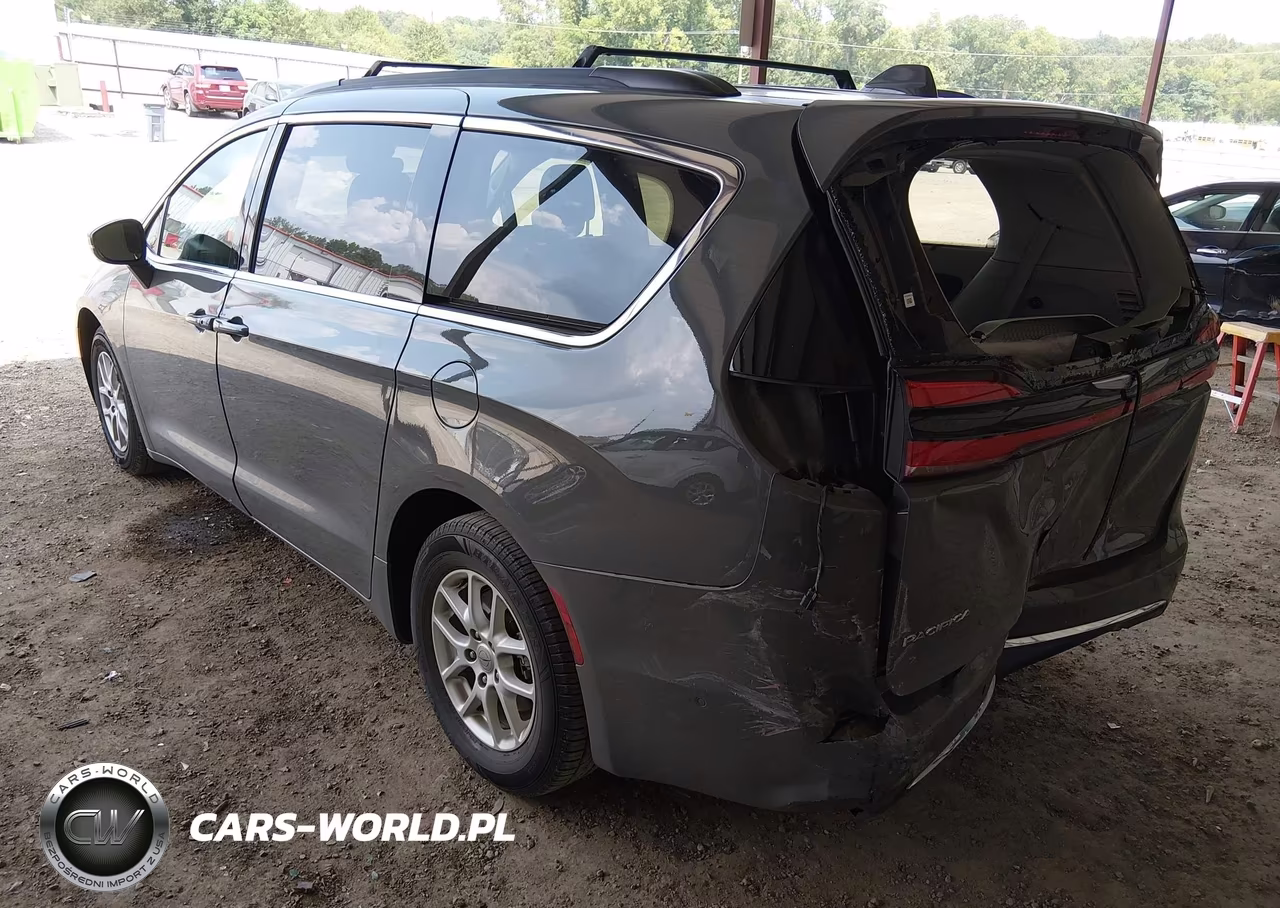 2022 Chrysler Pacifica Touring L VIN:2C4RC1BG7NR123953 - 3