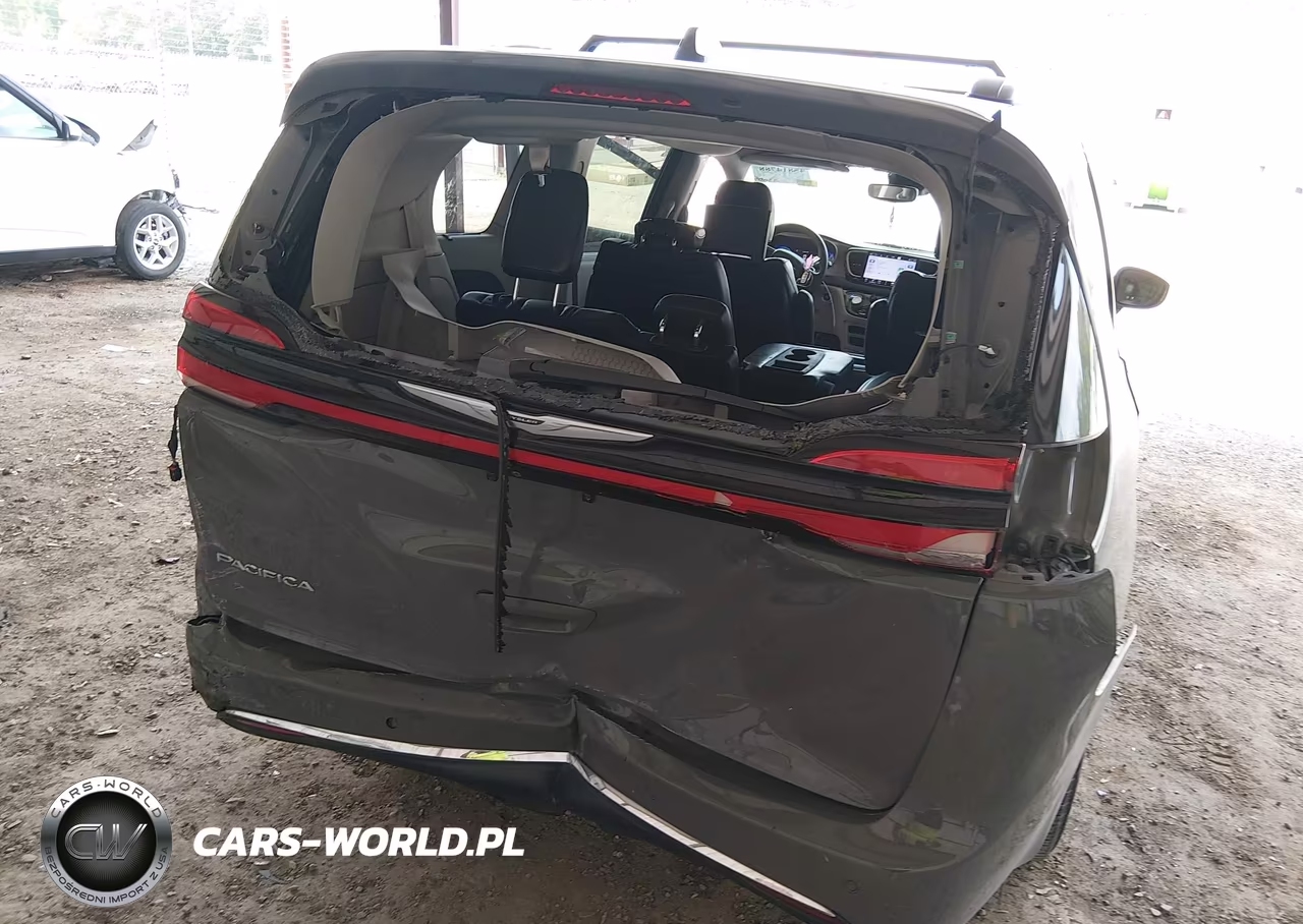 2022 Chrysler Pacifica Touring L VIN:2C4RC1BG7NR123953 - 6