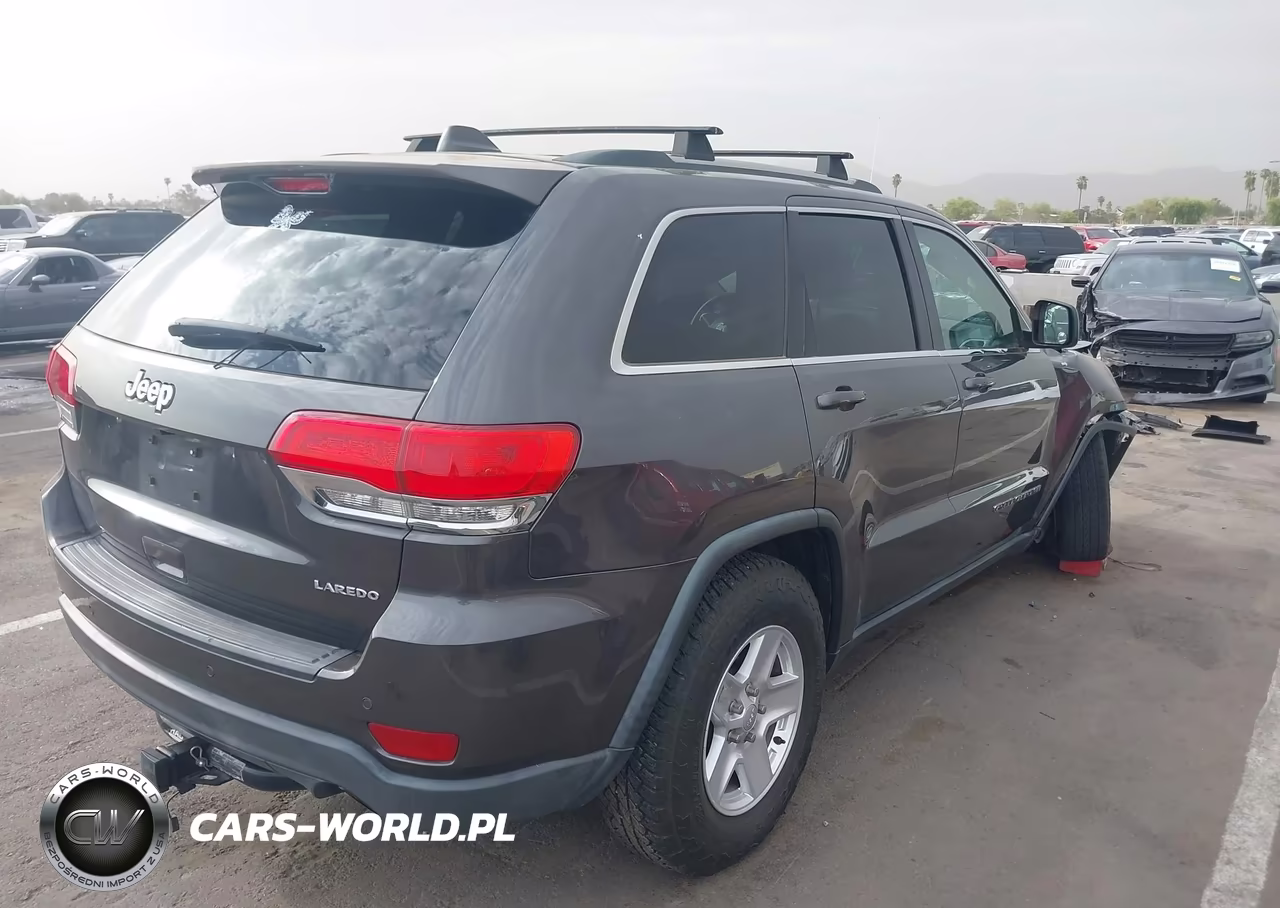 2017 Jeep Grand Cherokee Laredo VIN:1C4RJEAG1HC634229 - 4