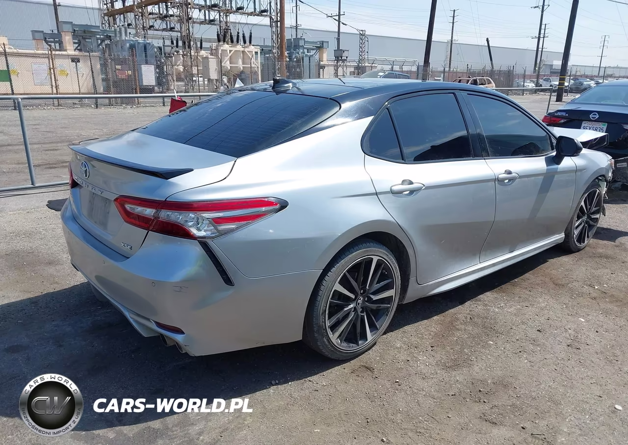 2018 Toyota Camry Xse V6 VIN:4T1BZ1HK5JU013696 - 4