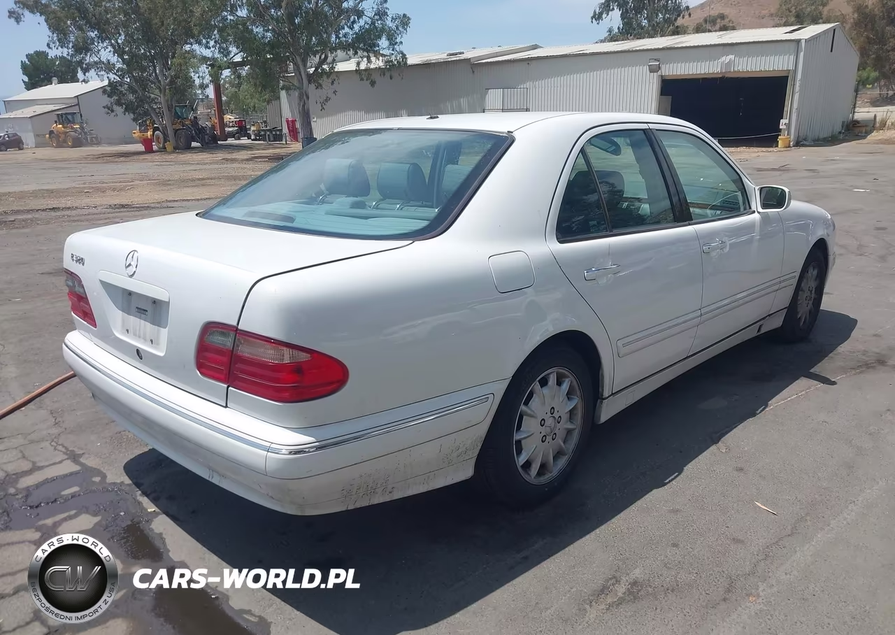 2000 Mercedes-Benz E 320 VIN:WDBJF65J1YB065395 - 4