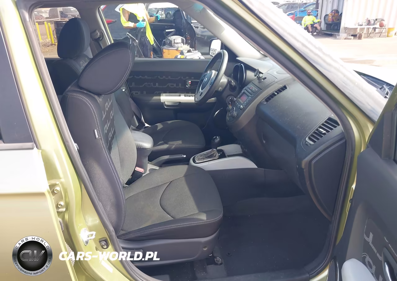 2012 Kia Soul + VIN:KNDJT2A60C7373013 - 5