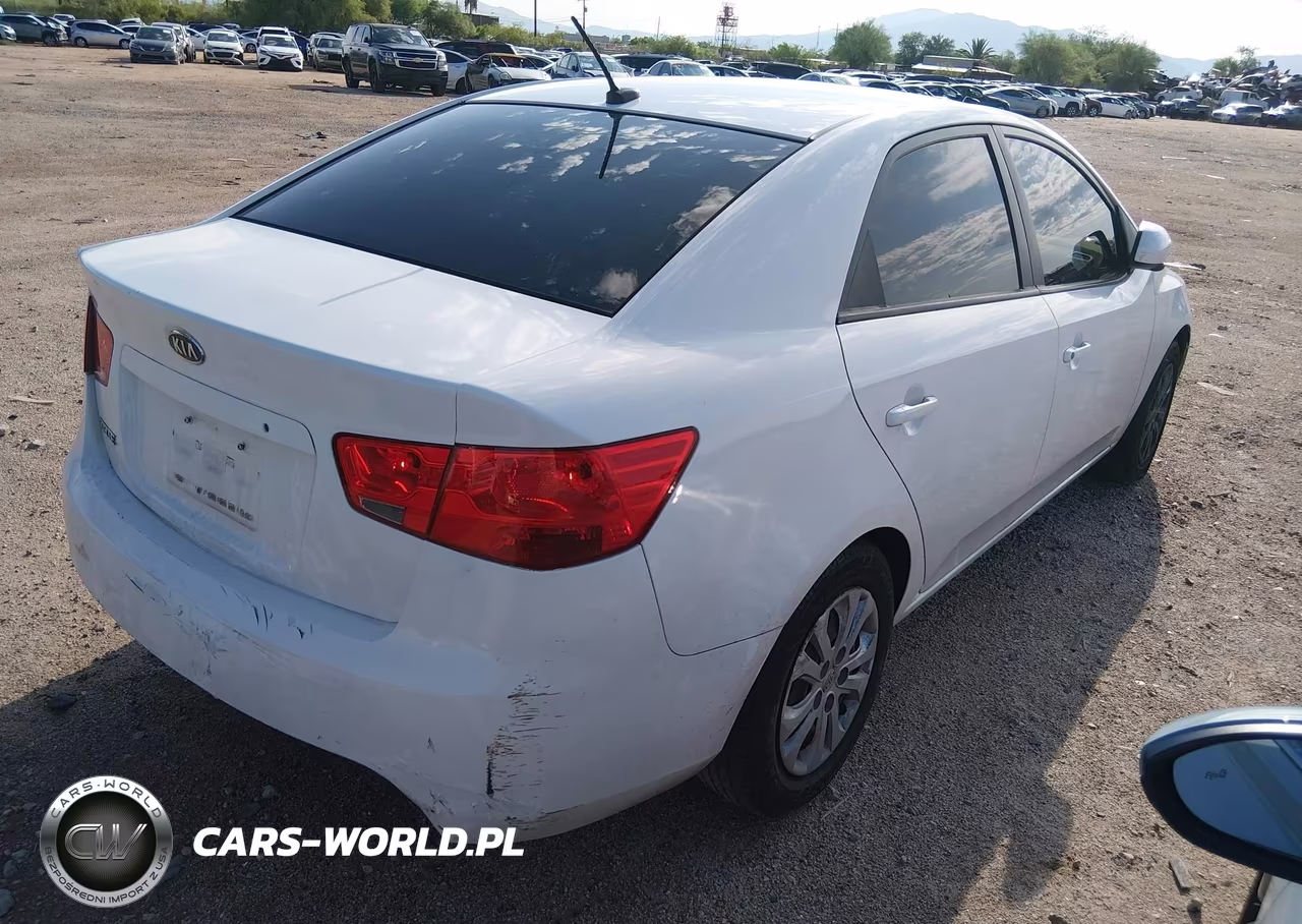 2011 Kia Forte Lx VIN:KNAFT4A26B5435830 - 4