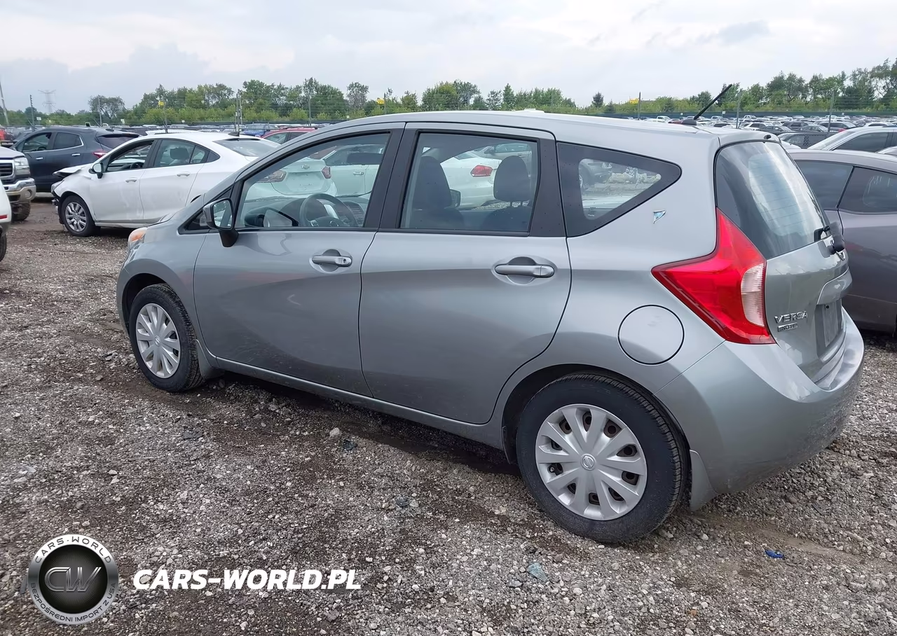 2015 Nissan Versa Note S Plus VIN:3N1CE2CP7FL378169 - 3