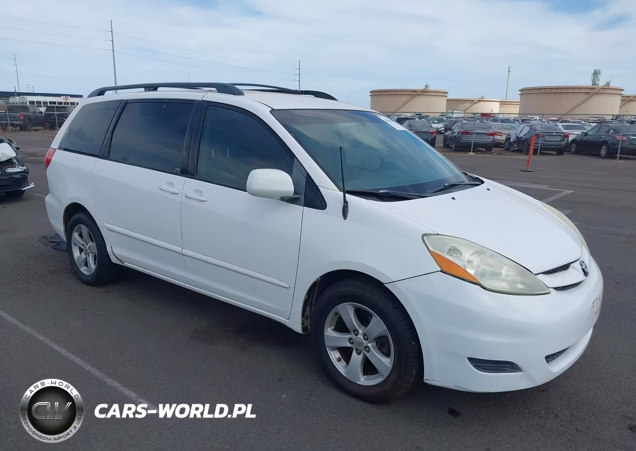 2010 Toyota Sienna Le