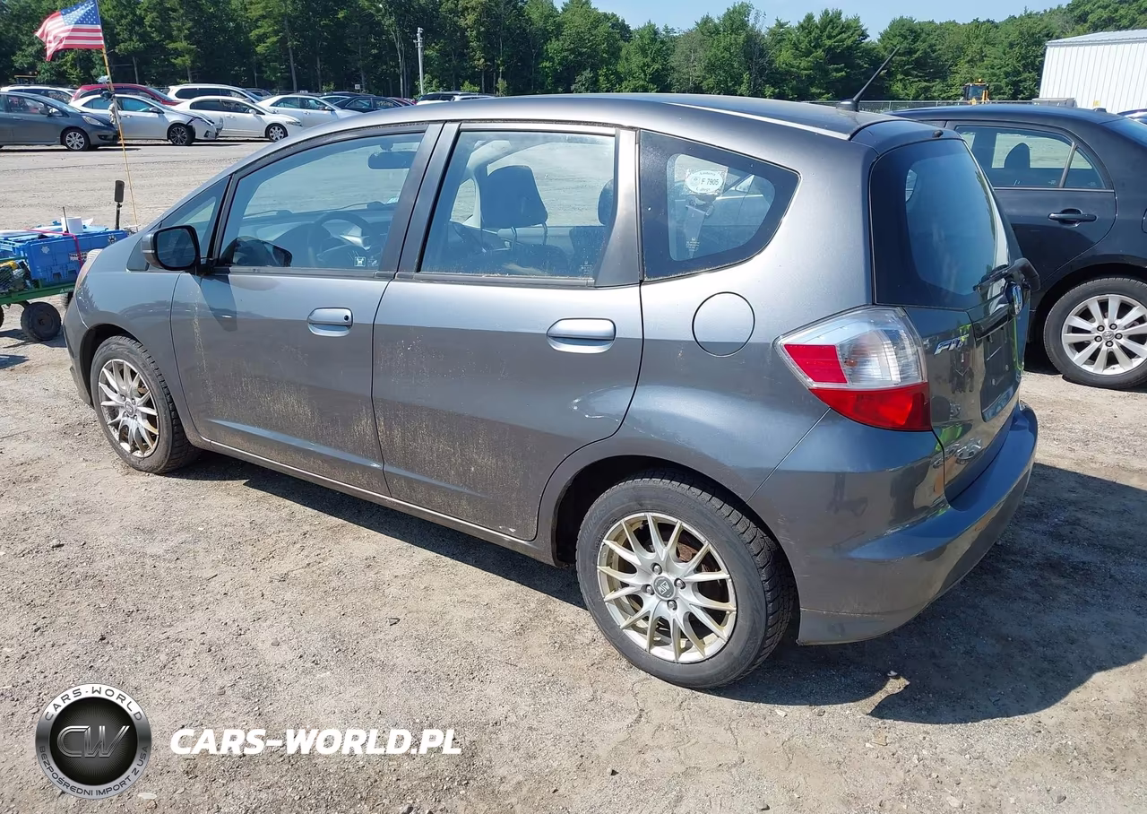 2013 Honda Fit VIN:JHMGE8G38DC069293 - 3