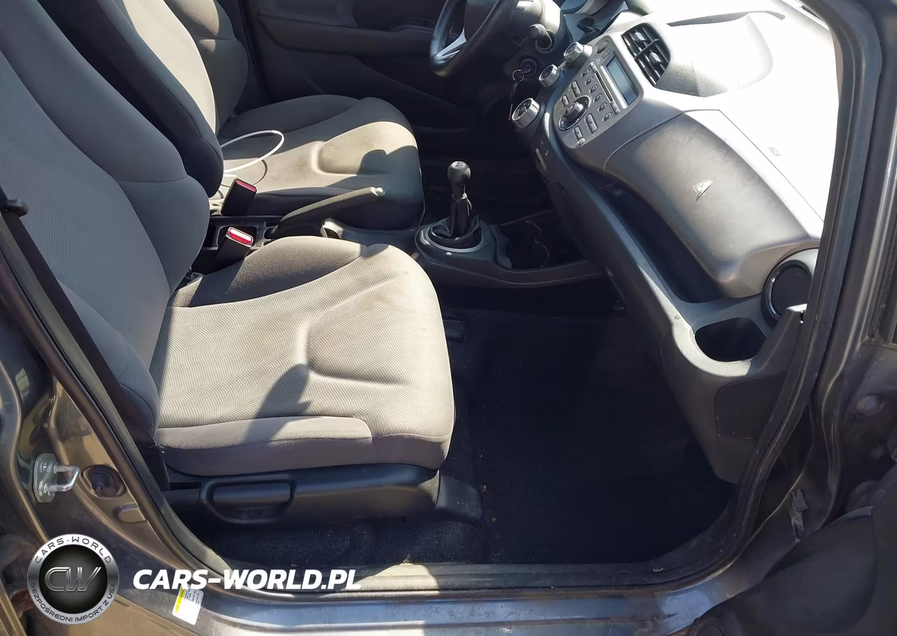 2013 Honda Fit VIN:JHMGE8G38DC069293 - 5
