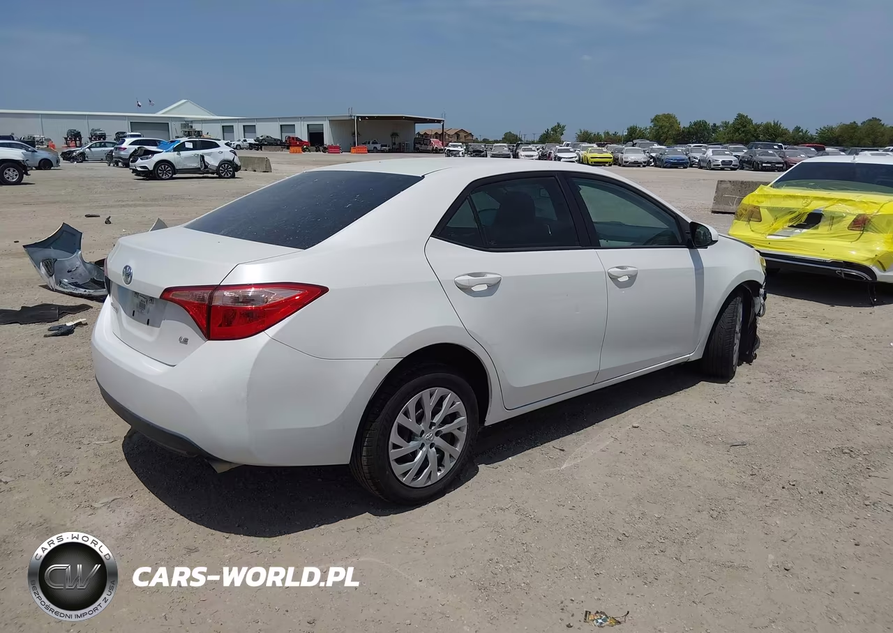 2017 Toyota Corolla Le VIN:5YFBURHE1HP680753 - 4