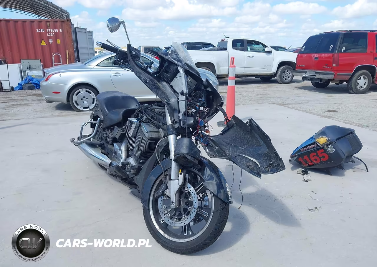 2012 Victory Motorcycles Cross Country Tour