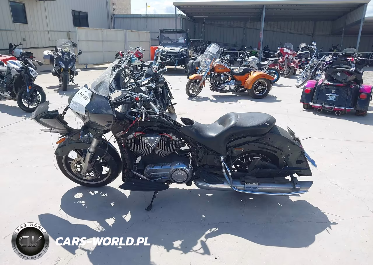 2012 Victory Motorcycles Cross Country Tour VIN:5VPTW36N5C3011158 - 13