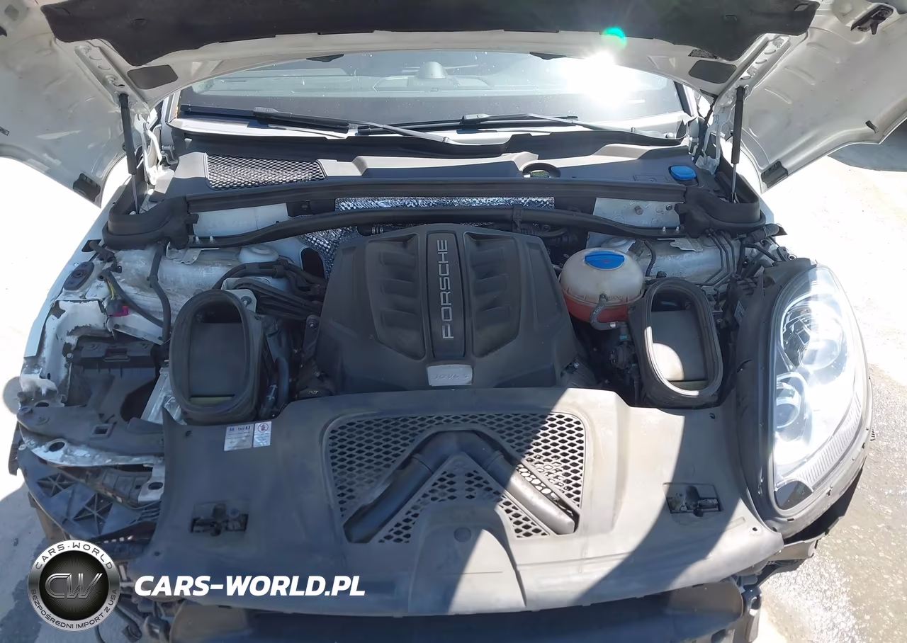 2018 Porsche Macan S VIN:WP1AB2A55JLB37258 - 10