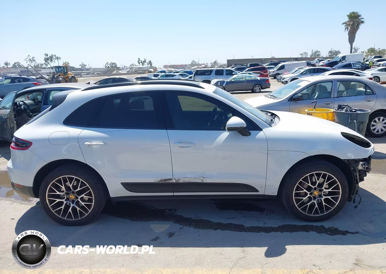 2018 Porsche Macan S VIN:WP1AB2A55JLB37258 - 14