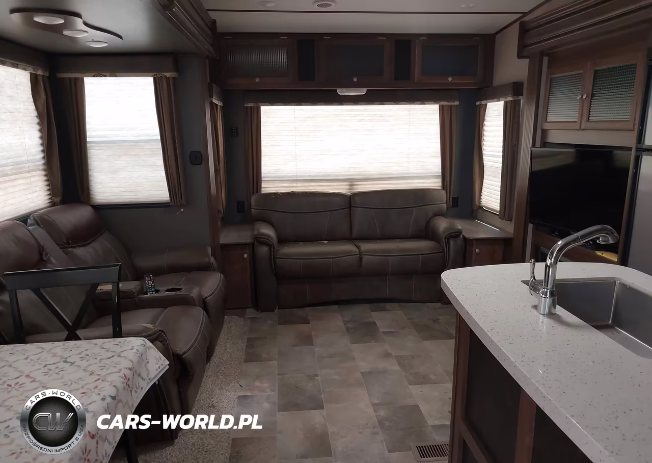 2017 Keystone 39' Gooseneck Travel Trailer VIN:4YDF35725H1533048 - 5