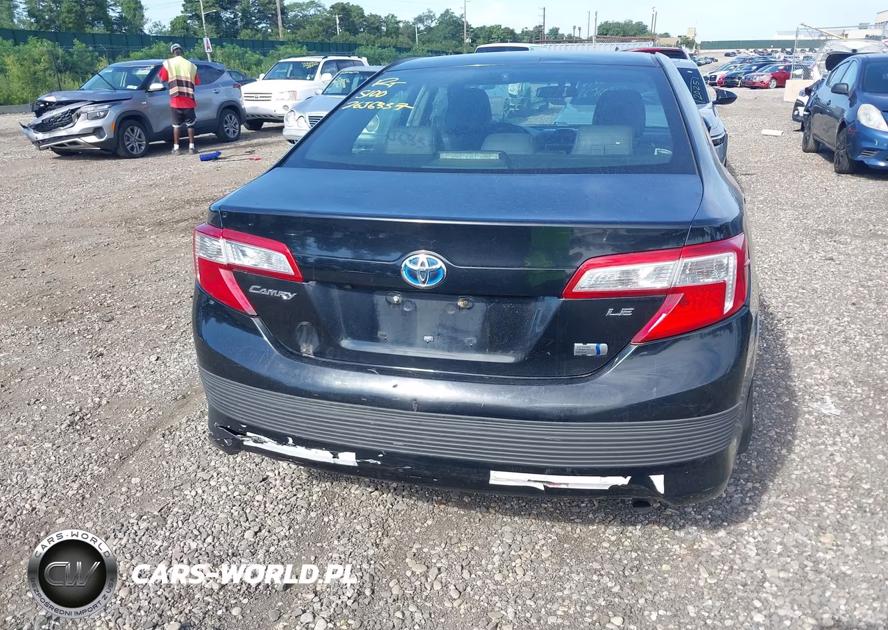 2014 Toyota Camry Hybrid Le VIN:4T1BD1FK3EU138980 - 15