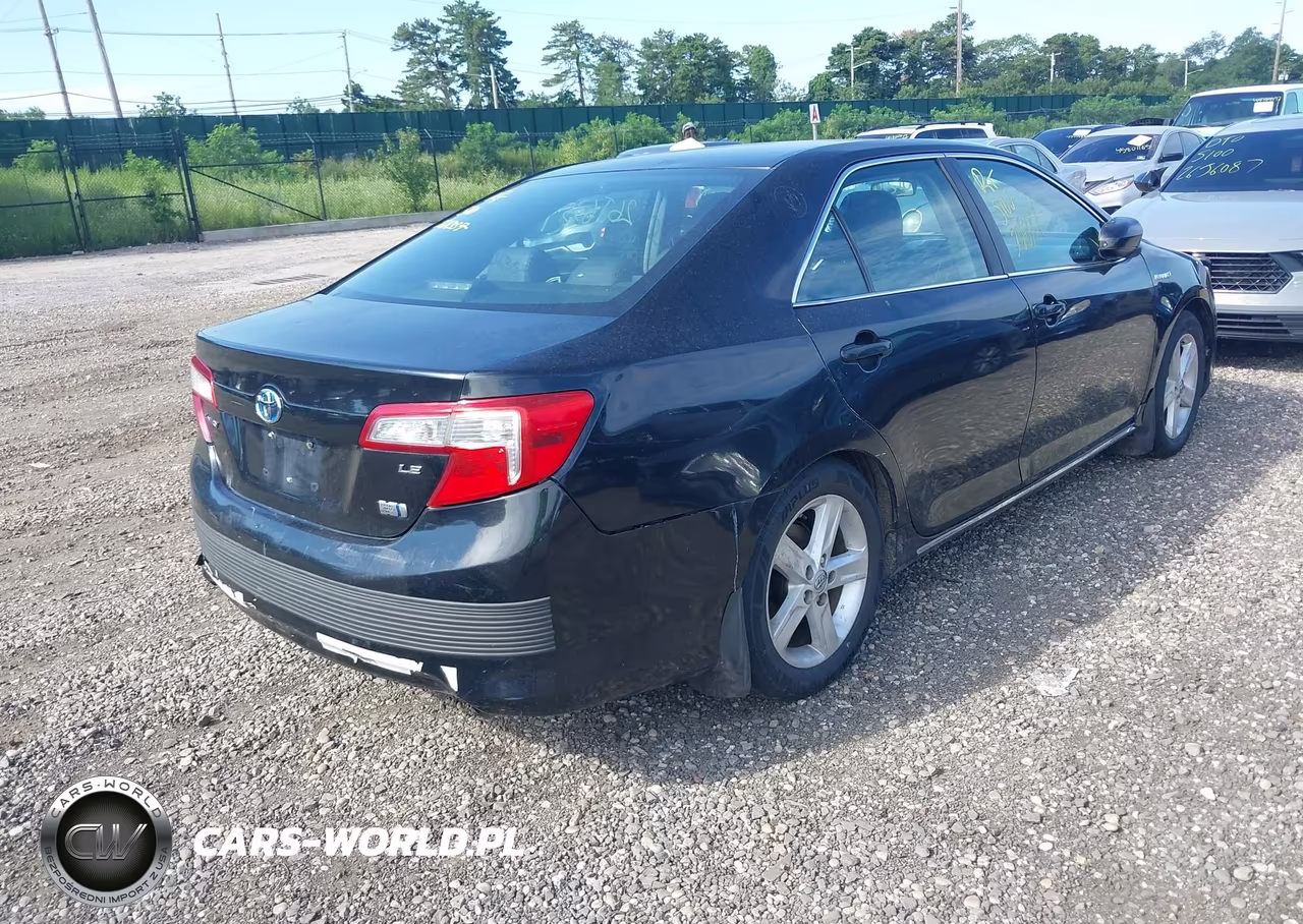 2014 Toyota Camry Hybrid Le VIN:4T1BD1FK3EU138980 - 4