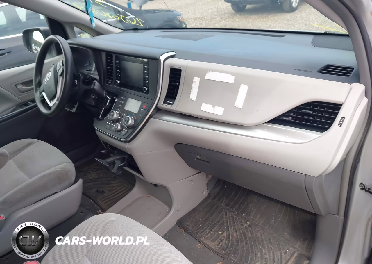 2019 Toyota Sienna L 7 Passenger VIN:5TDZZ3DC2KS988949 - 5