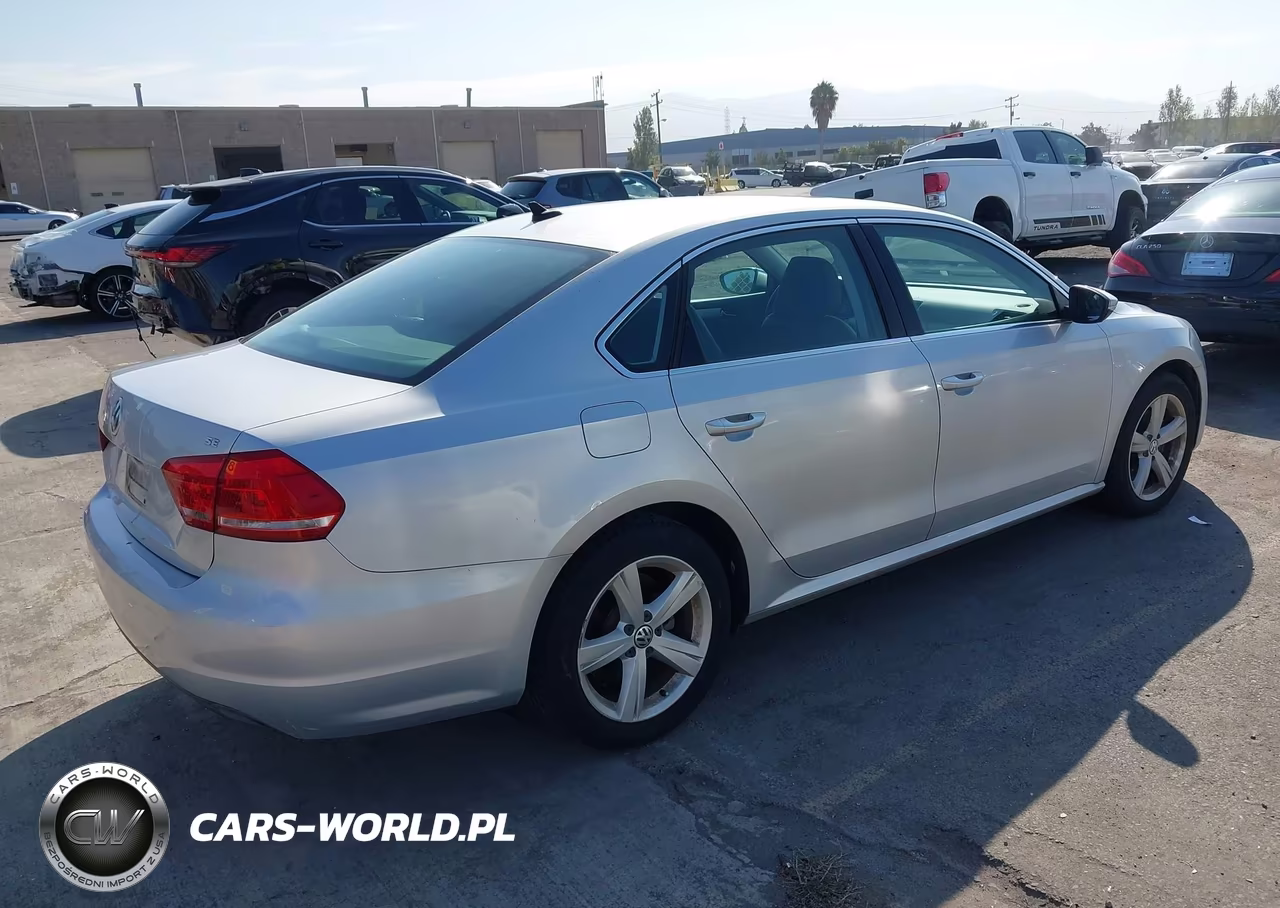 2012 Volkswagen Passat 2.5L Se VIN:1VWBP7A33CC066869 - 4