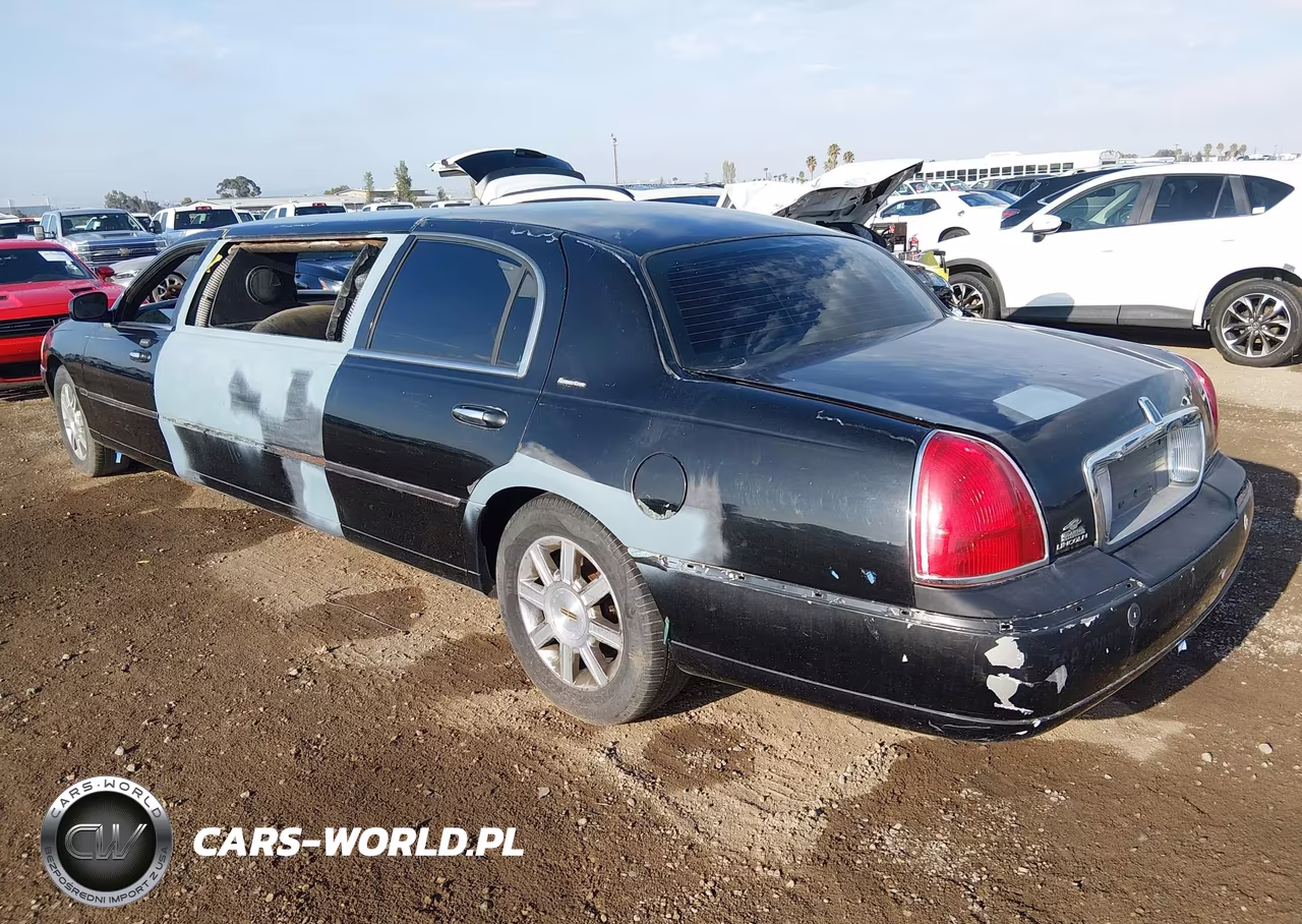 2005 Lincoln Town Car Executive VIN:1L1FM88WX5Y652538 - 3