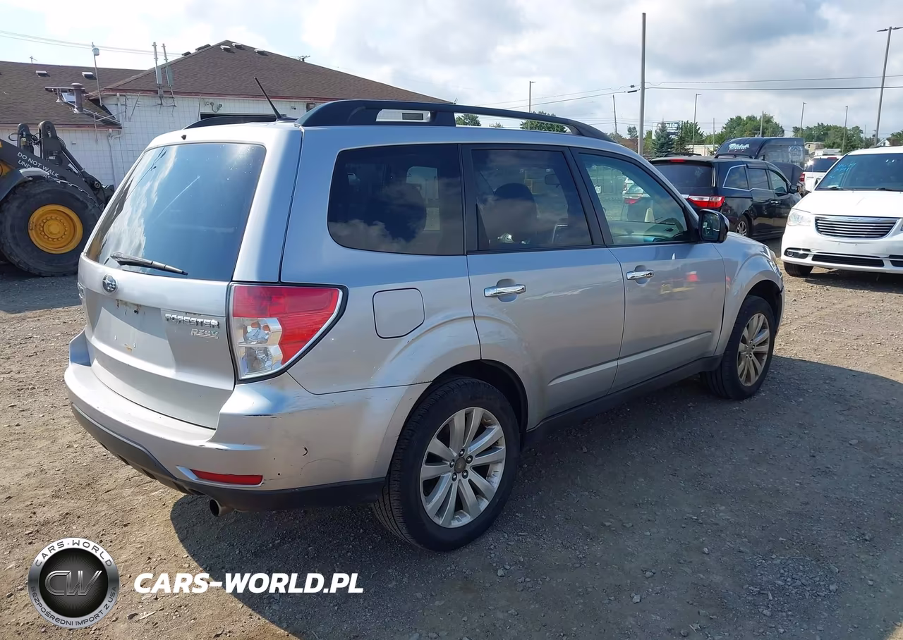 2012 Subaru Forester 2.5X Premium VIN:JF2SHADC2CH465026 - 4