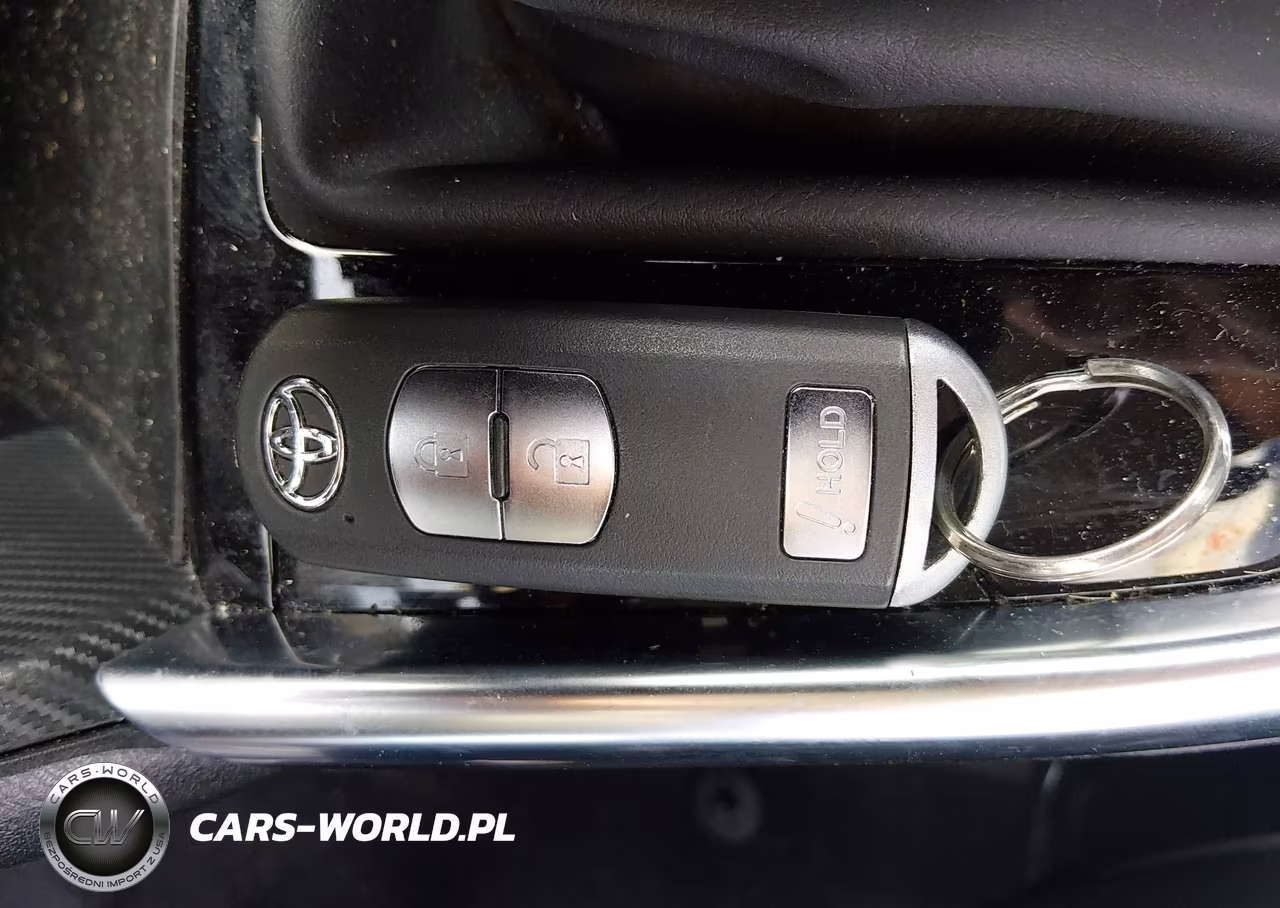 2020 Toyota Yaris Le VIN:3MYDLBJV3LY701562 - 11