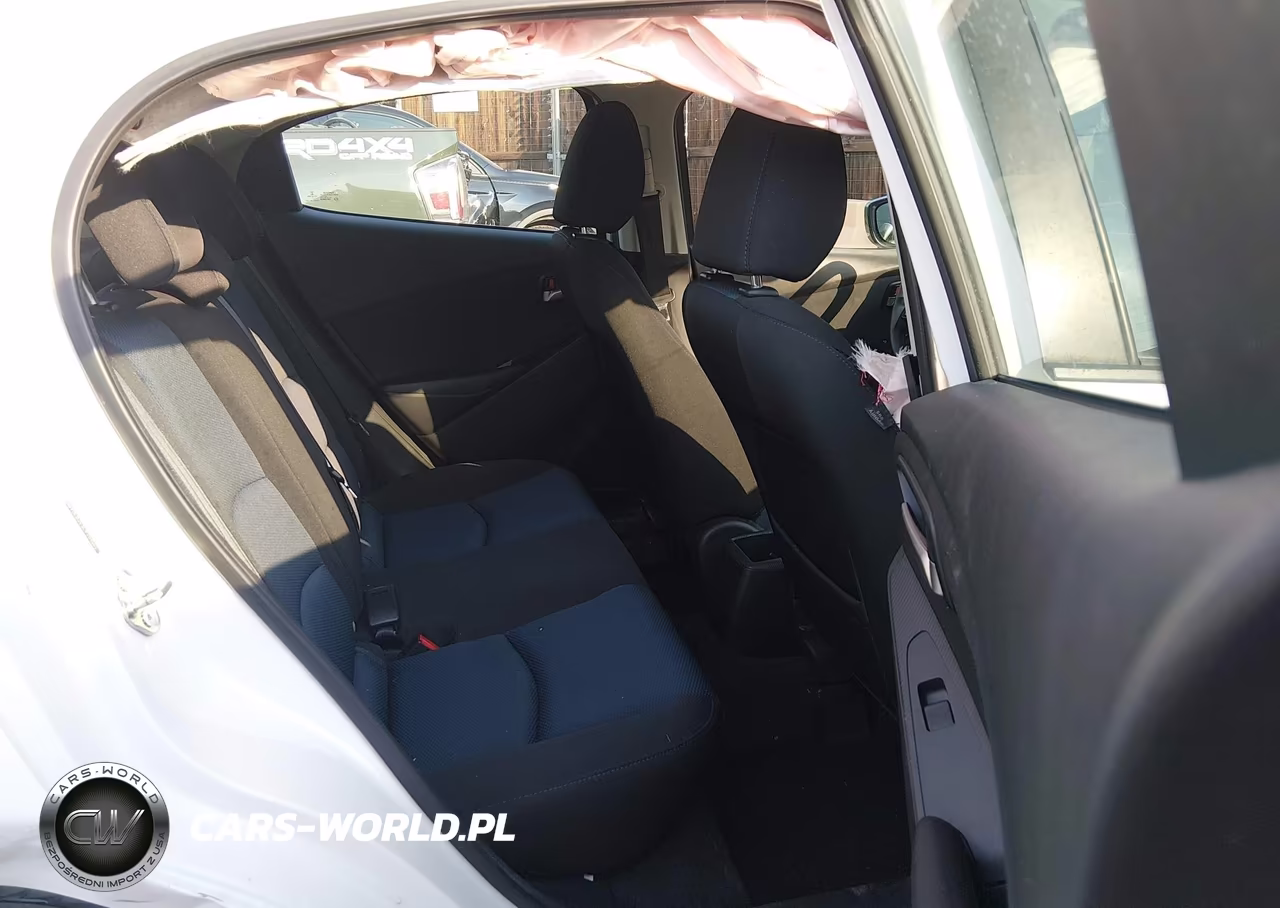 2020 Toyota Yaris Le VIN:3MYDLBJV3LY701562 - 8