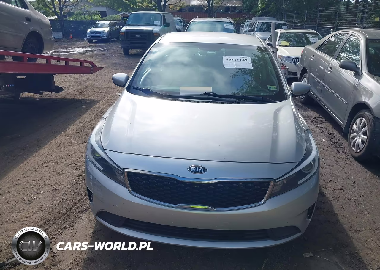 2018 Kia Forte Lx VIN:3KPFK4A75JE258157 - 12
