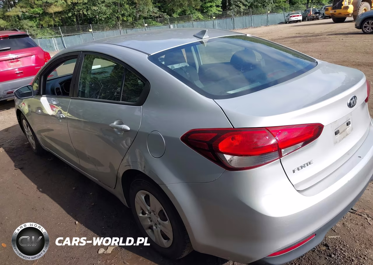 2018 Kia Forte Lx VIN:3KPFK4A75JE258157 - 3