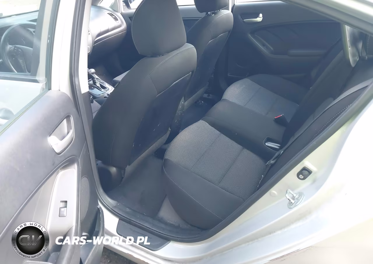 2018 Kia Forte Lx VIN:3KPFK4A75JE258157 - 8