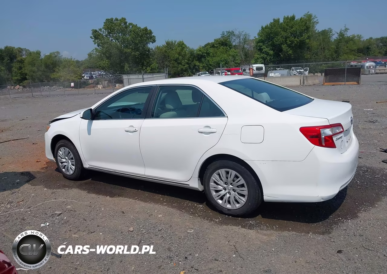 2012 Toyota Camry Le VIN:4T1BF1FK7CU581723 - 14