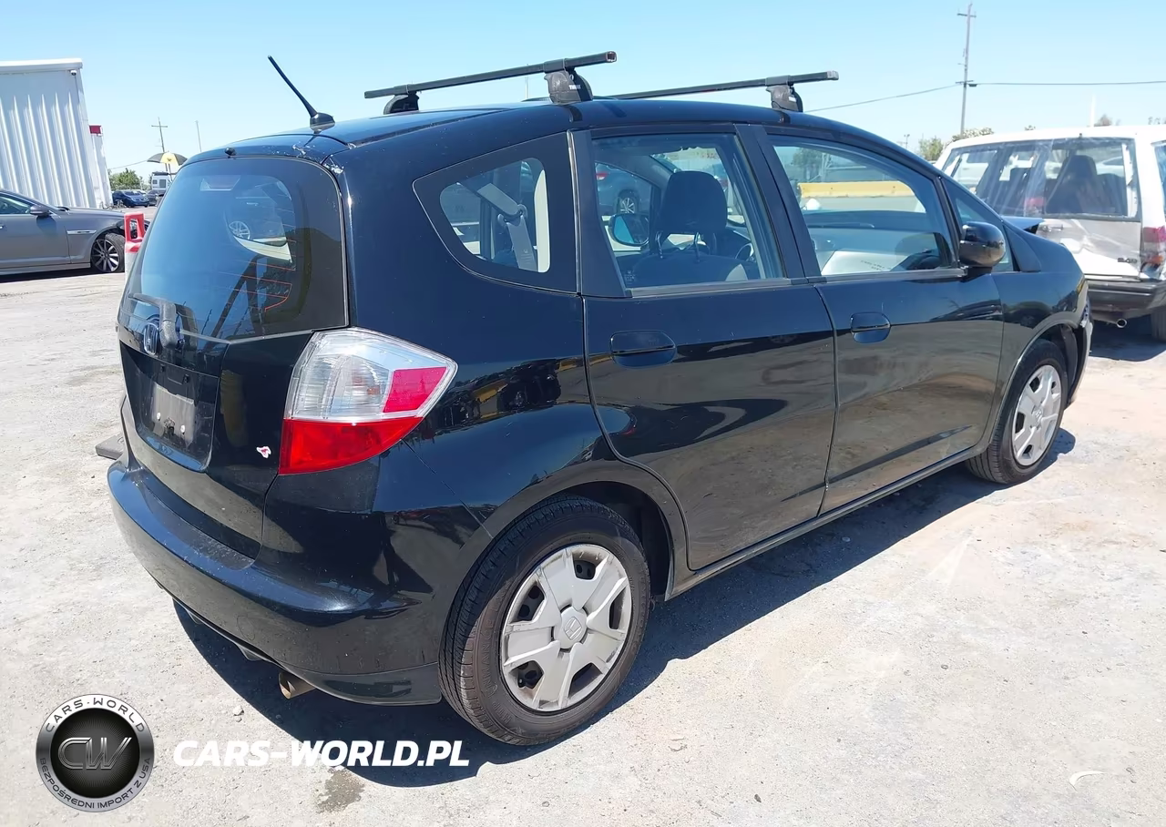 2013 Honda Fit VIN:JHMGE8G34DC054340 - 4