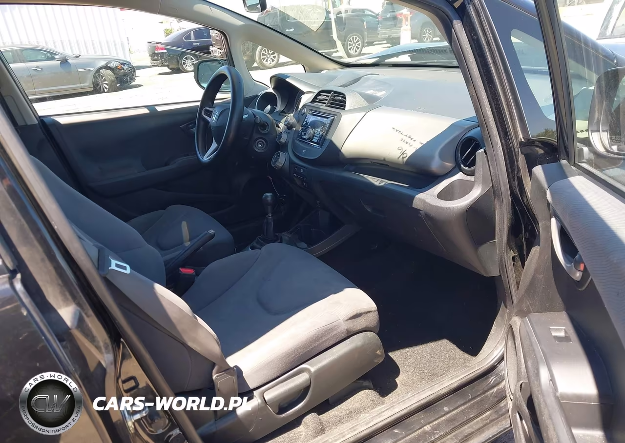 2013 Honda Fit VIN:JHMGE8G34DC054340 - 5