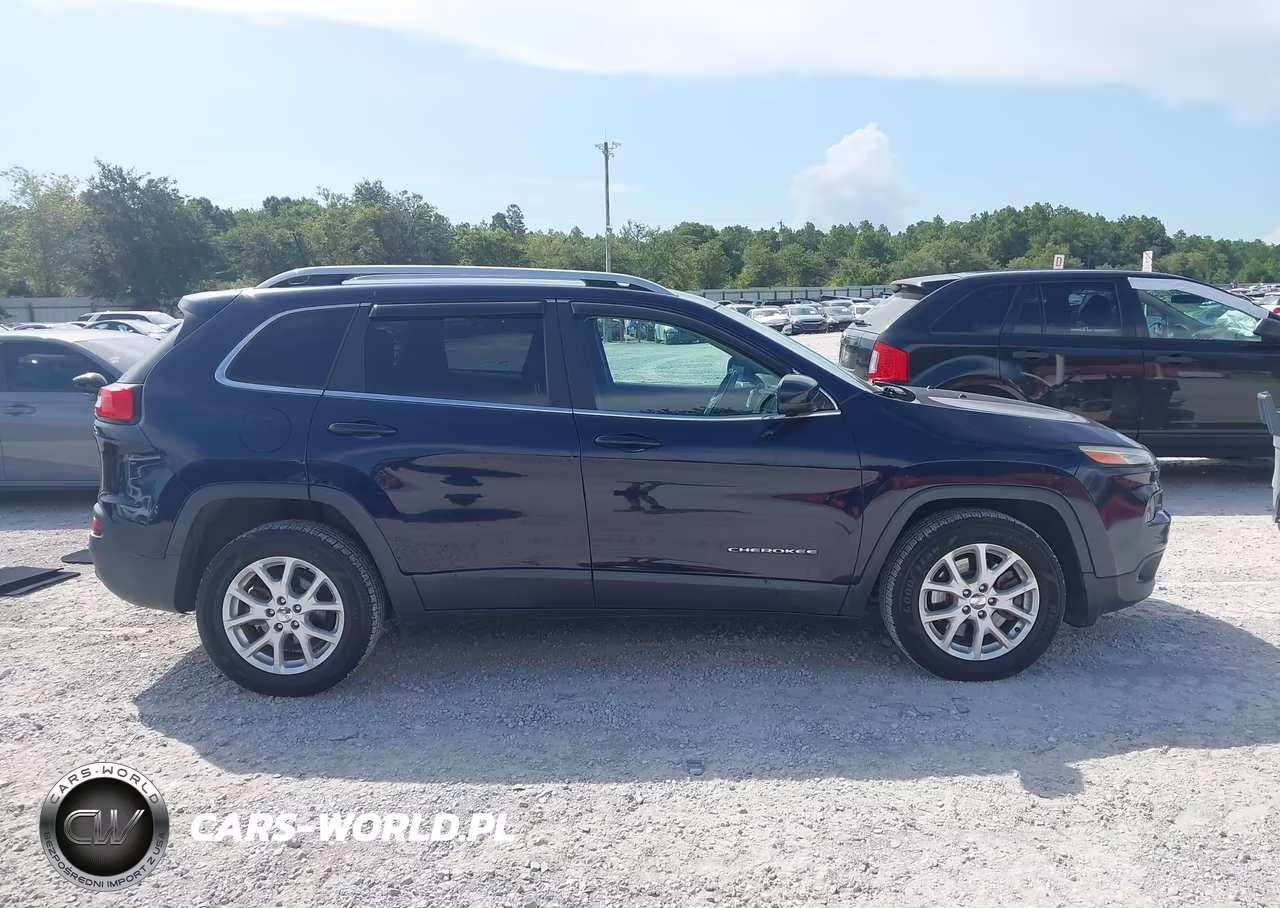 2016 Jeep Cherokee Latitude VIN:1C4PJLCB4GW282547 - 13