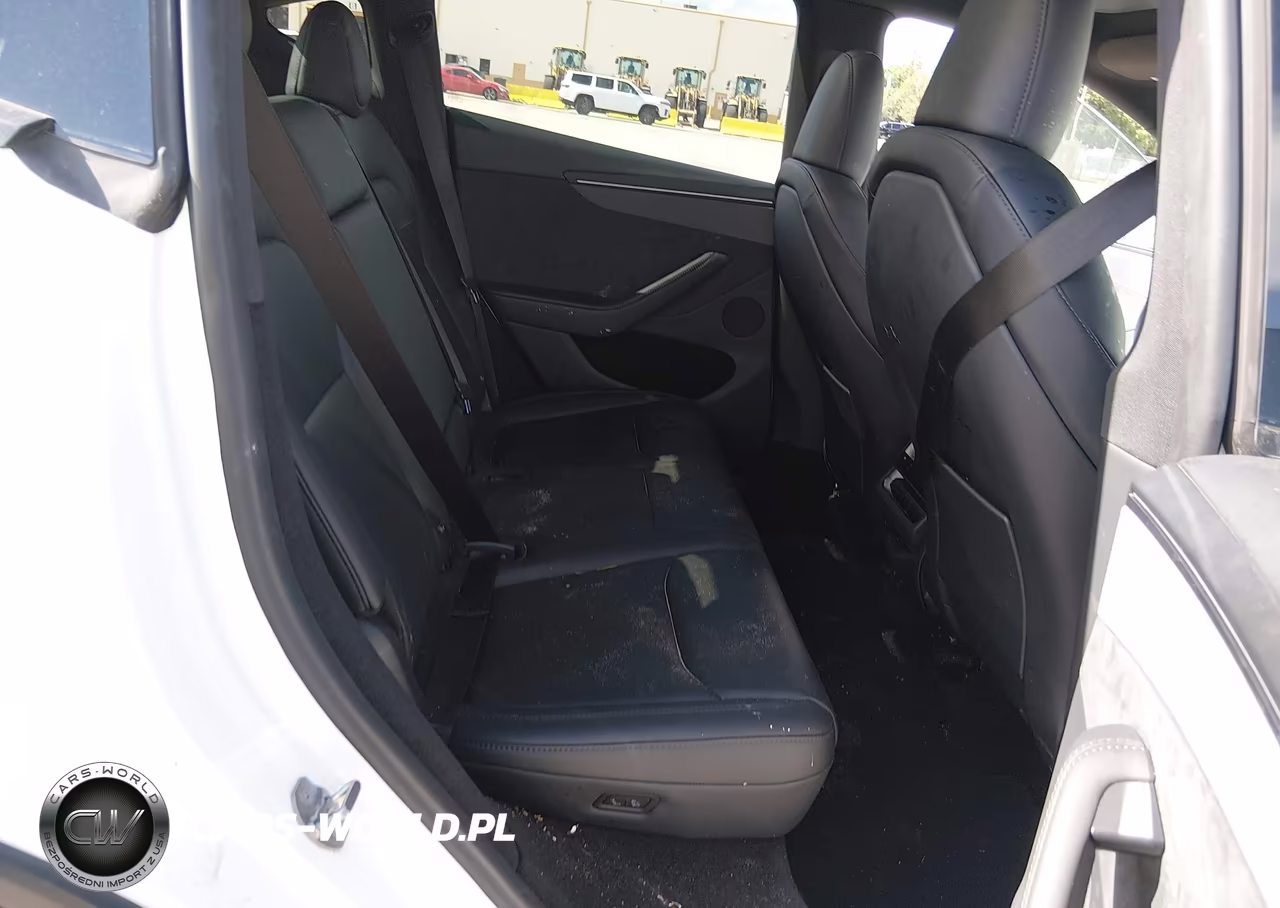 2026 Tesla Model Y Premium Rear-Wheel Drive-Rear-Wheel Drive VIN:7SAYGDED3TA647113 - 8