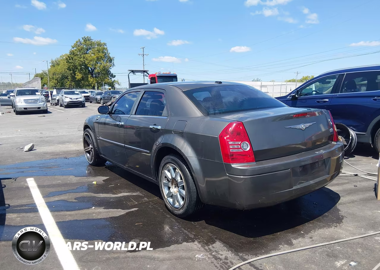 2010 Chrysler 300 Touring-Signature Series-Executive Series VIN:2C3CA5CV1AH149680 - 3