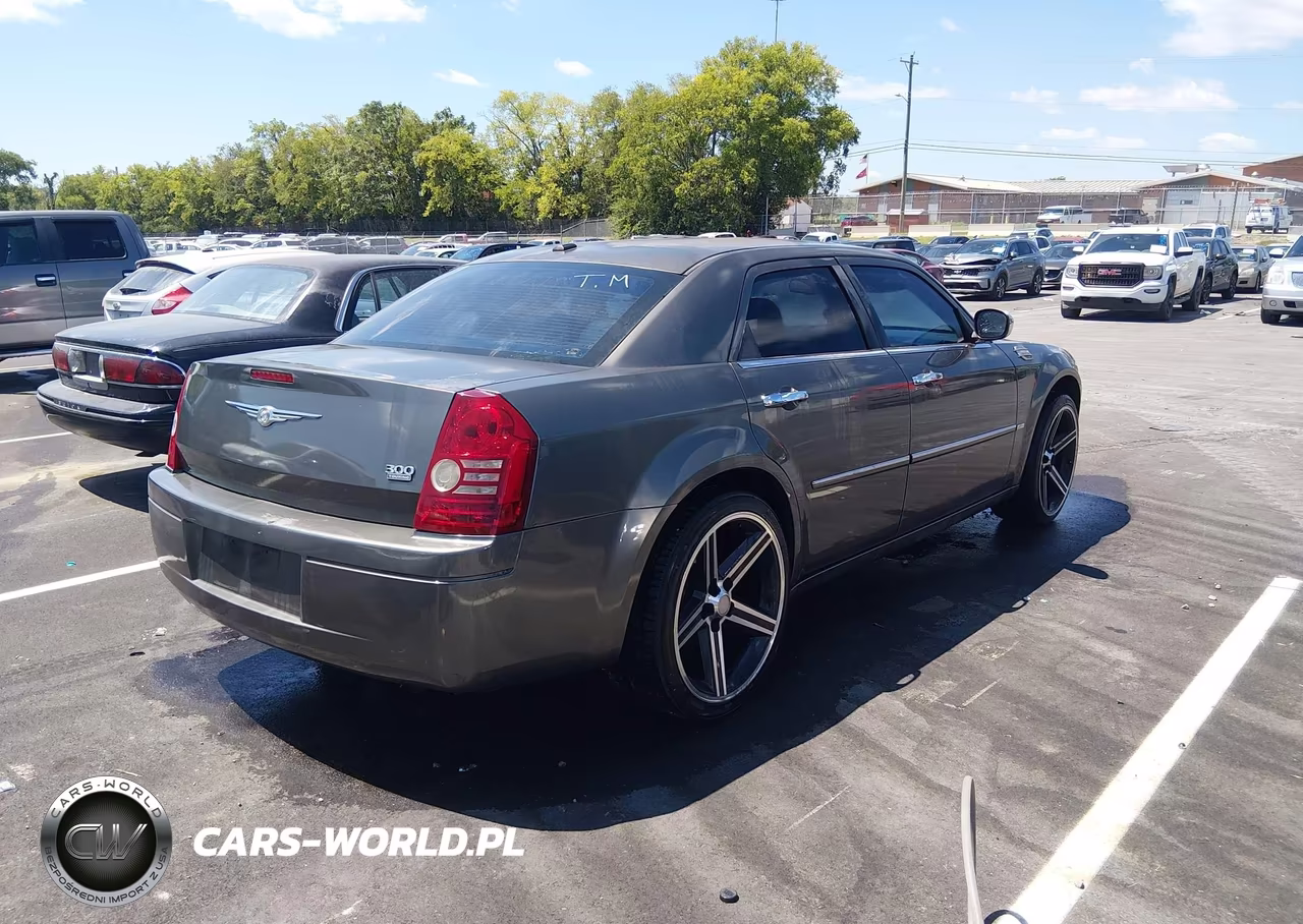 2010 Chrysler 300 Touring-Signature Series-Executive Series VIN:2C3CA5CV1AH149680 - 4